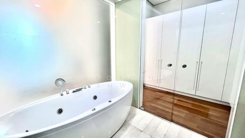 Service Residence for Sale at Quadro Residences - Gudrotullah Ikhwan - Bathroom - PropertyGuru.com.my