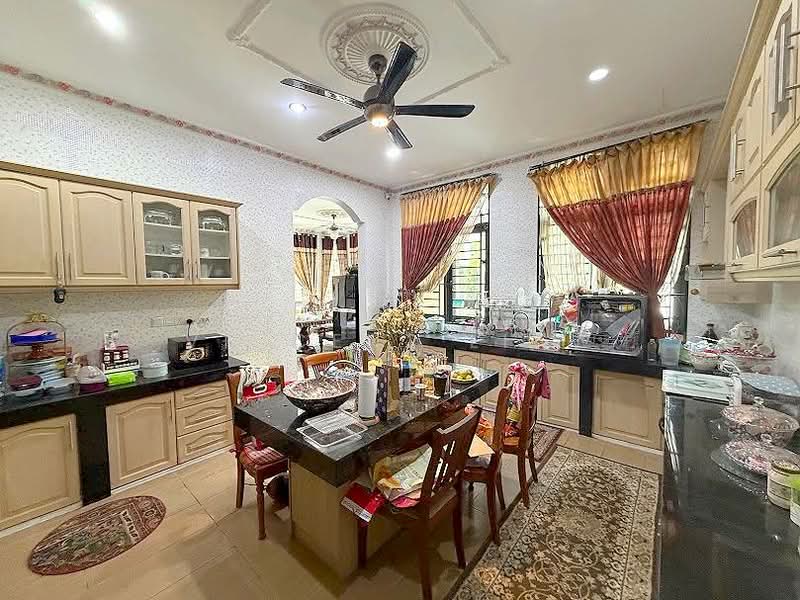 Rumah Banglo untuk Dijual di Seksyen 9 (Kota Damansara) - Vincent Liaw - Kitchen - PropertyGuru.com.my