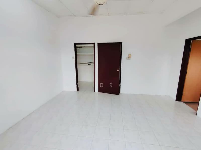 Untuk Disewa - Taman Dahlia Bandar Baru Salak Tinggi Sepang