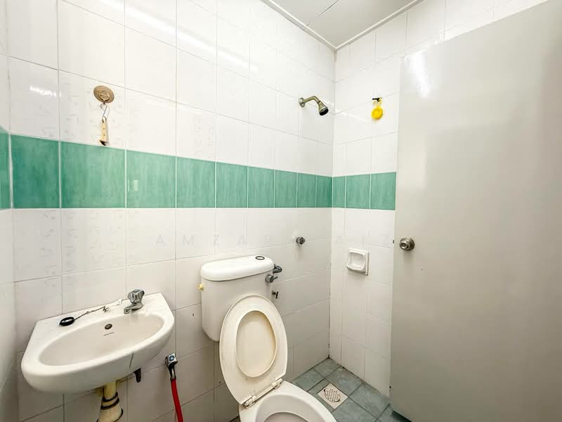 2-storey Terraced House for Sale in Setia Impian (Setia Alam) - Amzar Faiz - Bathroom - PropertyGuru.com.my