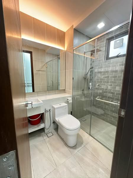 Condominium for Sale at Queens Residences Q1 @ Queens Waterfront - Apple Yeap - Bathroom - PropertyGuru.com.my