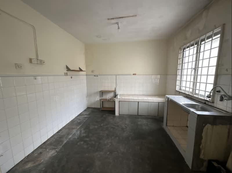 1-storey Terraced House for Sale in Taman Paramount (Petaling Jaya) - Richard Liew - Kitchen - PropertyGuru.com.my