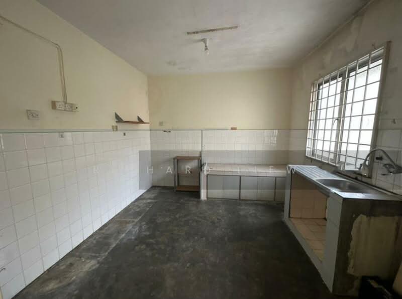 1-storey Terraced House for Sale in Taman Paramount (Petaling Jaya) - Richard Liew - Kitchen - PropertyGuru.com.my