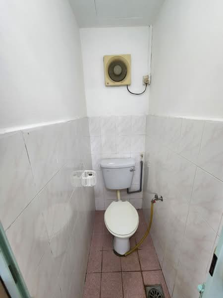 Taman Wangsa Permai untuk Untuk Dijual - RM 370,000, Mac 2026 - Bathroom - PropertyGuru.com.my