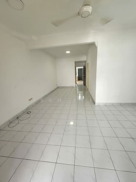 Townhouse for Sale in Taman Wangsa Permai (Kepong) - Sam Yee - Living Room - PropertyGuru.com.my