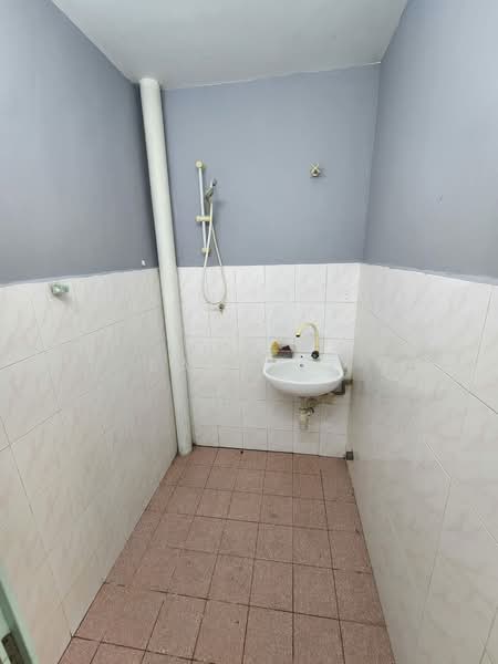 Taman Wangsa Permai untuk Untuk Dijual - RM 370,000, Mac 2026 - Bathroom - PropertyGuru.com.my