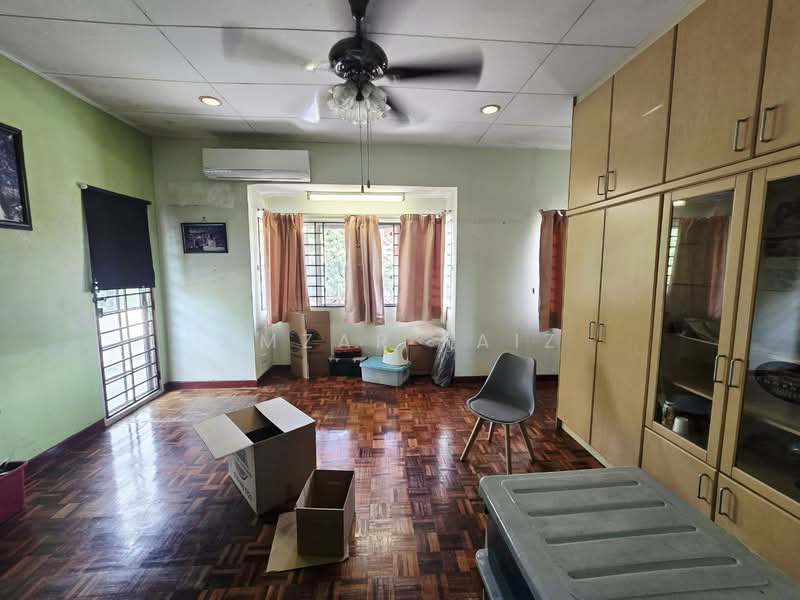 2-storey Terraced House for Sale in Kota Kemuning (Shah Alam) - Amzar Faiz - Living Room - PropertyGuru.com.my
