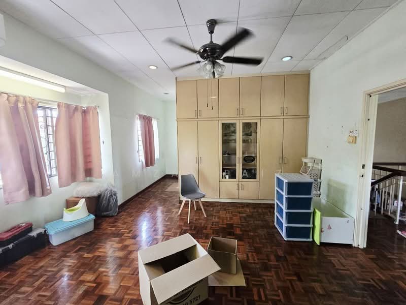 2-storey Terraced House for Sale in Kota Kemuning (Shah Alam) - Amzar Faiz - Living Room - PropertyGuru.com.my