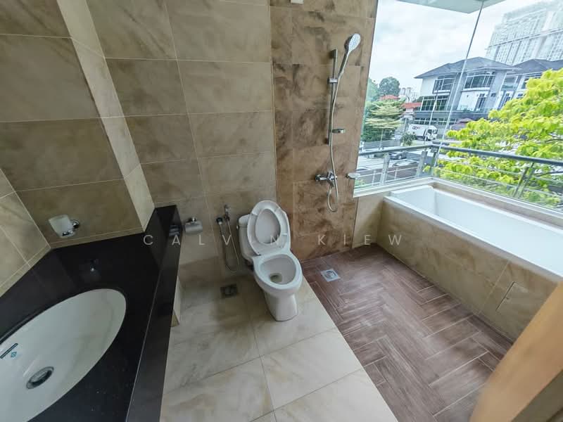 Bungalow for Sale in Straits View (Johor Bahru) - Calvin Kiew - Bathroom - PropertyGuru.com.my