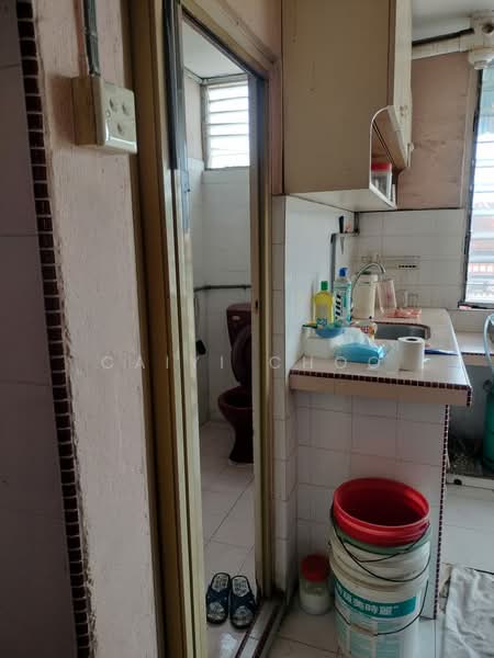 Flat Pakatan Bercham untuk Untuk Dijual - RM 60,000, Mac 2026 - Kitchen - PropertyGuru.com.my