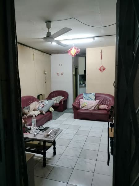Flat Pakatan Bercham untuk Untuk Dijual - RM 60,000, Mac 2026 - Living Room - PropertyGuru.com.my