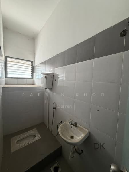 Terrace Factory for Rent in Klang (Selangor) - Darren Khoo - Bathroom - PropertyGuru.com.my
