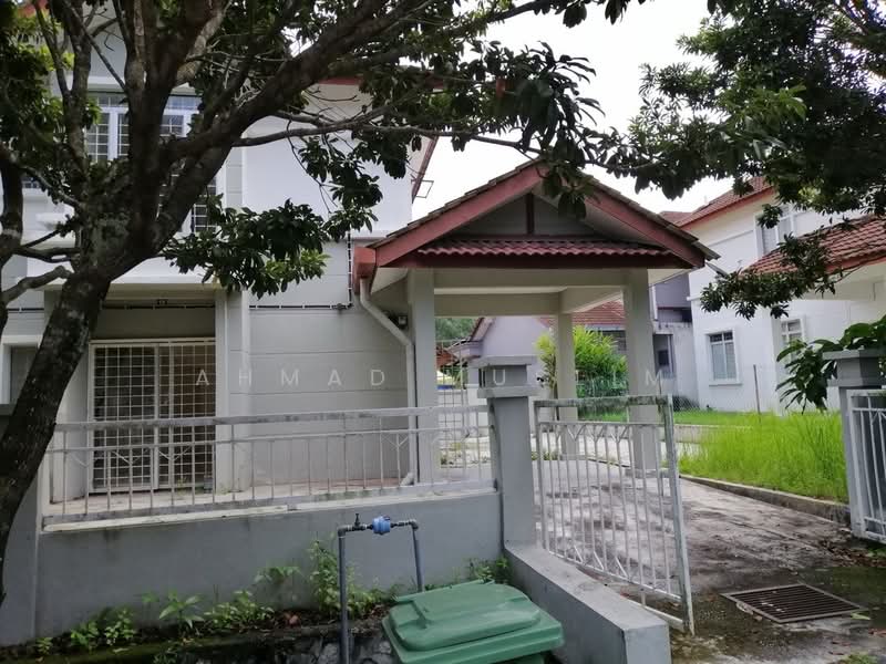 Semi-Detached House for Sale in Puncak Alam (Selangor) - Ahmad Muslim - PropertyGuru.com.my