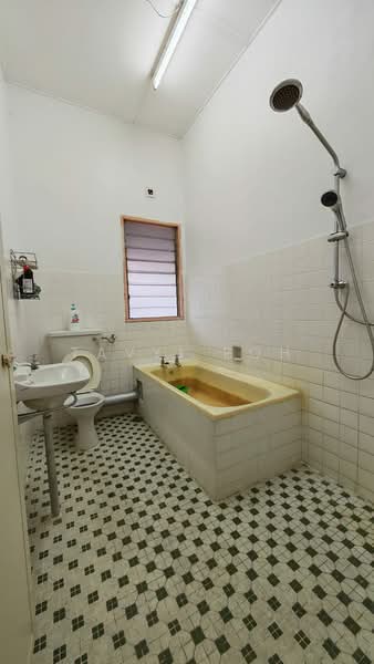 Lorong Tujuh untuk Untuk Dijual - RM 950,000, Mac 2026 - Bathroom - PropertyGuru.com.my
