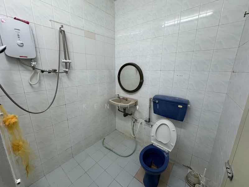 Taman Ehsan untuk Untuk Dijual - RM 570,000, Apr 2026 - Bathroom - PropertyGuru.com.my