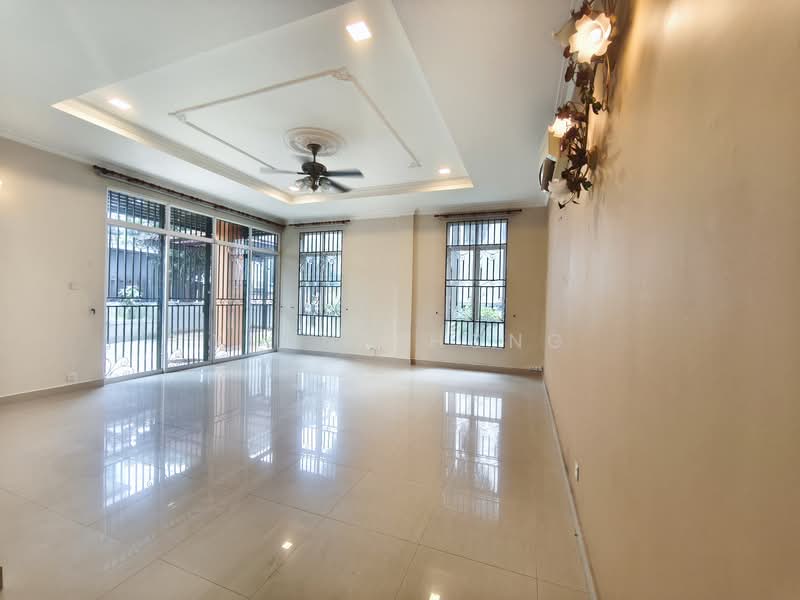 Bungalow for Sale in Taman Yarl (Jalan Klang Lama (Old Klang Road)) - Yenn Chong - Living Room - PropertyGuru.com.my