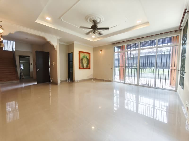 Bungalow for Sale in Taman Yarl (Jalan Klang Lama (Old Klang Road)) - Yenn Chong - Living Room - PropertyGuru.com.my