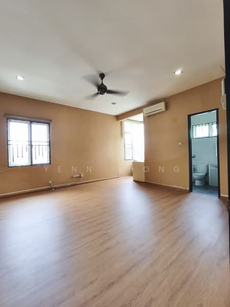 Bungalow for Sale in Taman Yarl (Jalan Klang Lama (Old Klang Road)) - Yenn Chong - Living Room - PropertyGuru.com.my