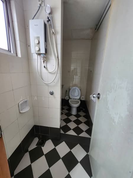 Service Residence for Rent at The Embassy (Bangunan Duta Impian) - Jialing Chua - Bathroom - PropertyGuru.com.my
