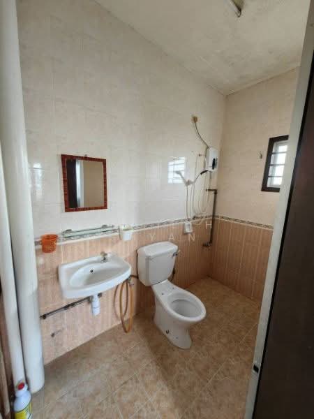 Apartment for Sale at Bistari Impian Apartment - Ong Lih Shyan - Bathroom - PropertyGuru.com.my