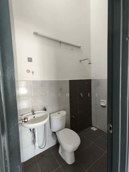 2-storey Terraced House for Sale in Taman Sari Alamanda (Serendah) - Steven Lee - Bathroom - PropertyGuru.com.my