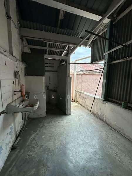 Ipoh Town Double Storey Shoplot untuk Untuk Disewa - RM 2,900 /bulan, Apr 2026 - Interior - PropertyGuru.com.my