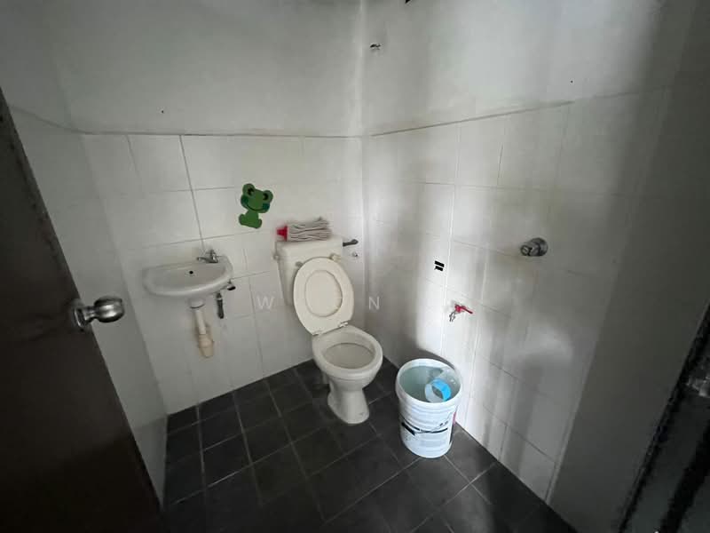Shop for Rent in Taman Muzaffar Heights (Bukit Katil) - Woon . - Bathroom - PropertyGuru.com.my