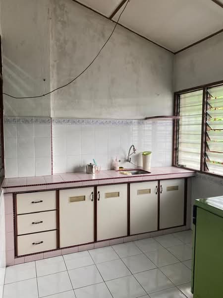 1-storey Terraced House for Sale in Taman Panglima (Taiping) - Colny Chong - Kitchen - PropertyGuru.com.my
