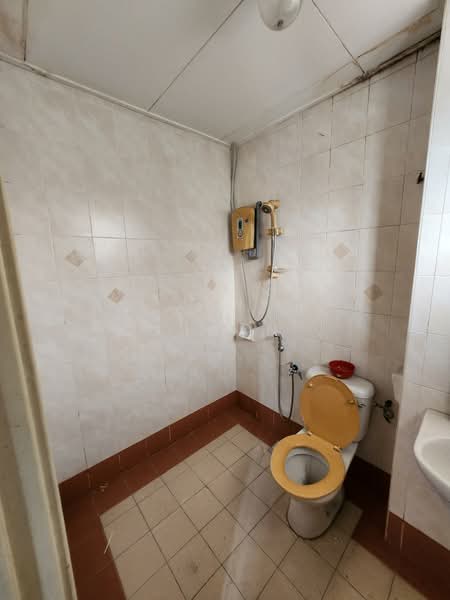 Service Residence for Sale at Acappella Residences - Mohgan . - Bathroom - PropertyGuru.com.my