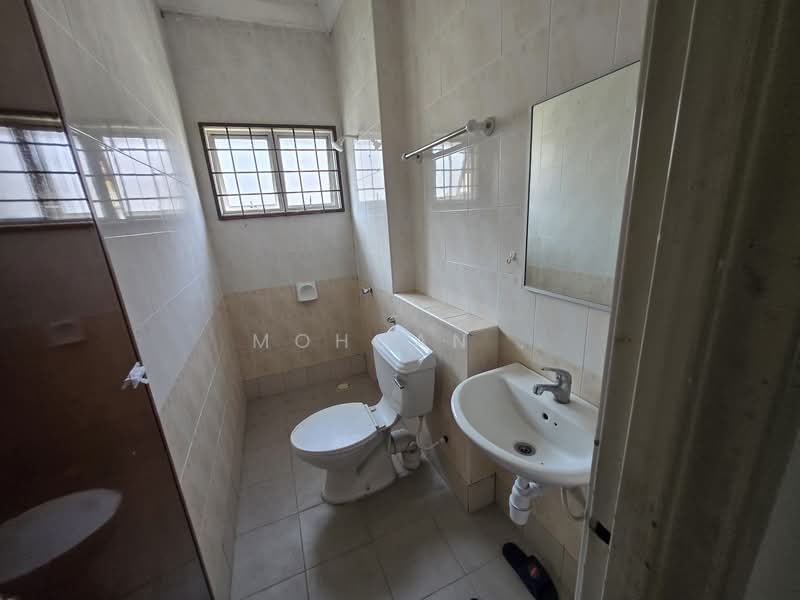 Service Residence for Sale at Acappella Residences - Mohgan . - Bathroom - PropertyGuru.com.my