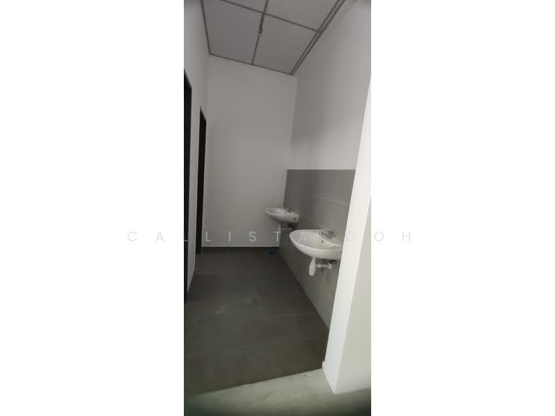 Shop / Office for Rent in Bandar Tasik Puteri (Rawang) - Callista Goh - Bathroom - PropertyGuru.com.my