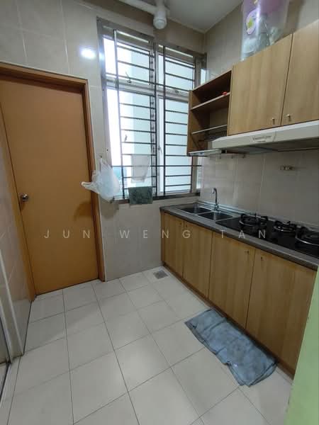 Apartment for Rent at Sri Samudera Apartment (Seaview Residence Suites) - Jun Weng Tan - Kitchen - PropertyGuru.com.my