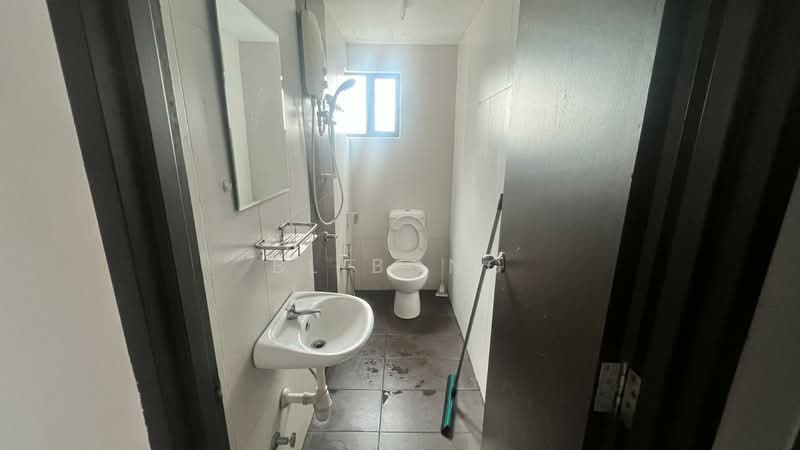 Service Residence for Sale at The Heights Residence - BL Bong - Bathroom - PropertyGuru.com.my