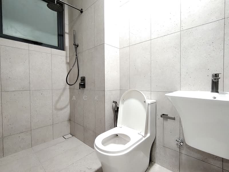Condominium for Rent at EdgeWood Residences @ SkySanctuary - Hacken Gan - Bathroom - PropertyGuru.com.my