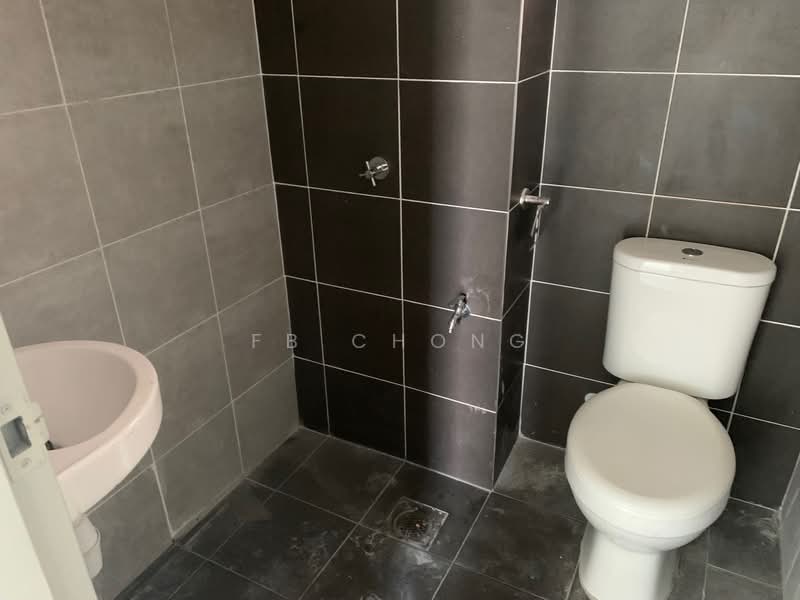 Apartment for Sale at JRK Senesta - FB Chong - Bathroom - PropertyGuru.com.my