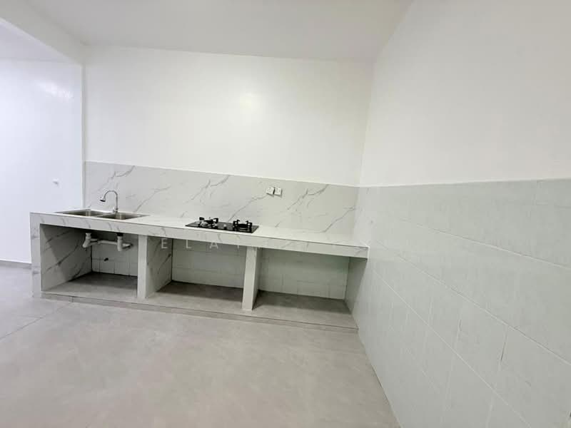 Taman Mutiara Rini untuk Untuk Dijual - RM 578,000, Mac 2026 - Kitchen - PropertyGuru.com.my