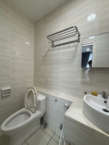 Service Residence for Sale at D'Summit Residences - Gynn Ong - Bathroom - PropertyGuru.com.my