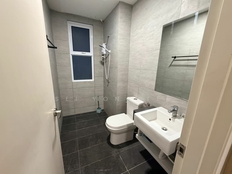 Service Residence for Sale at Avona Residence - Sei Yong Tee - Bathroom - PropertyGuru.com.my