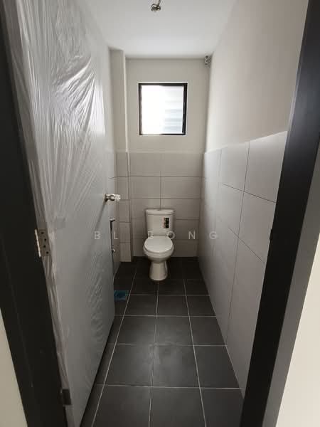 Shop for Rent in Ayer Molek (Melaka) - BL Bong - Bathroom - PropertyGuru.com.my