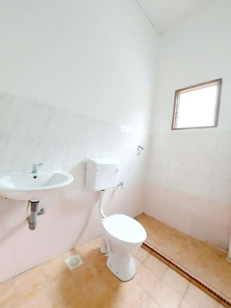 1-storey Terraced House for Sale in Pengkalan Pegoh (Ipoh) - Qazin Khoo - Bathroom - PropertyGuru.com.my