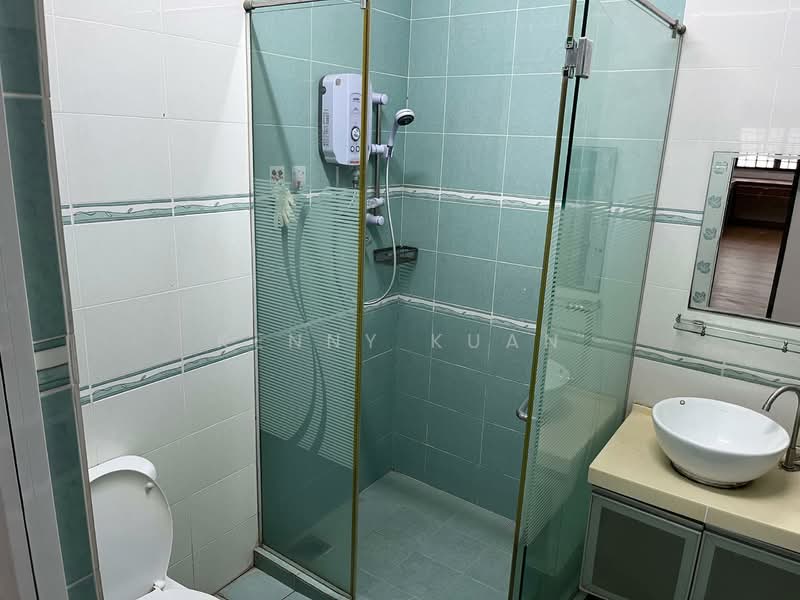 Semi-Detached House for Sale in Happy Garden (Kuchai Lama) - Kenny Kuan - Bathroom - PropertyGuru.com.my