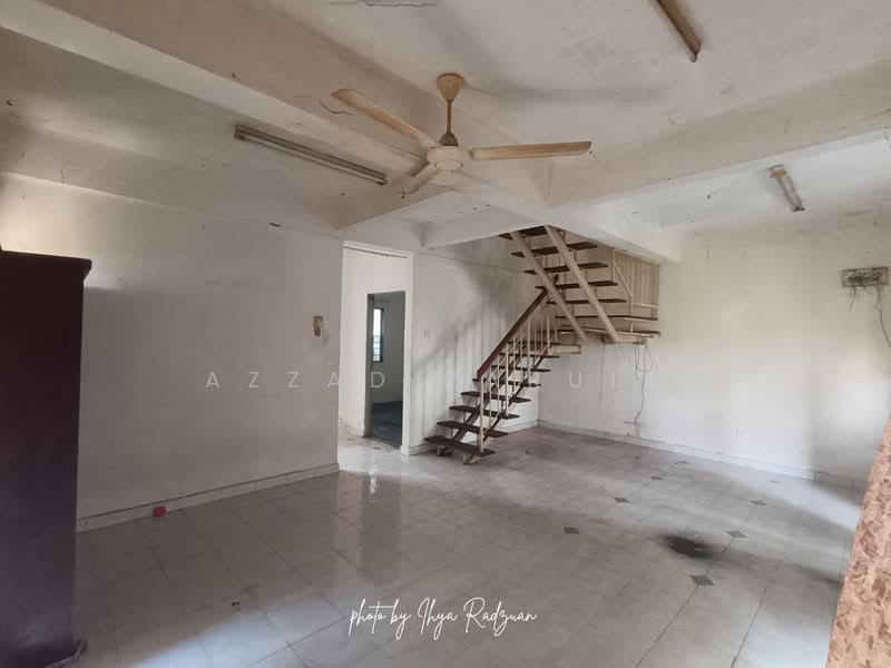 2-storey Terraced House for Sale in Laguna Park (Pelabuhan Klang) - Azzad Zarull - Living Room - PropertyGuru.com.my