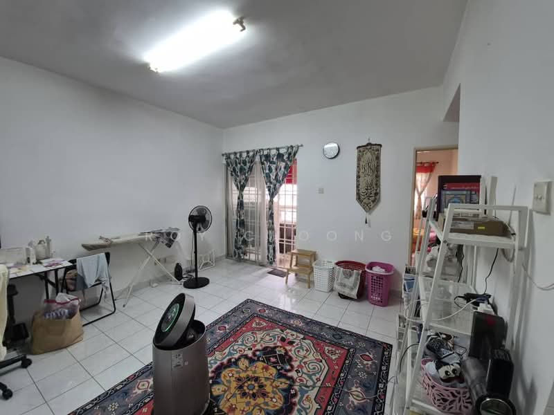Kondominium untuk Dijual di Pelangi Damansara - Roy Choong - Living Room - PropertyGuru.com.my