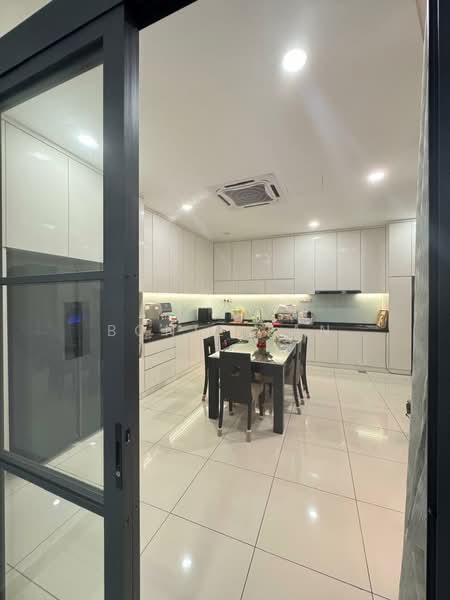 Empire Residence untuk Untuk Dijual - RM 2,000,000, Mac 2026 - Kitchen - PropertyGuru.com.my