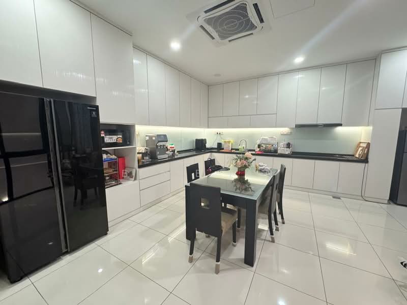 Empire Residence untuk Untuk Dijual - RM 2,000,000, Mac 2026 - Kitchen - PropertyGuru.com.my