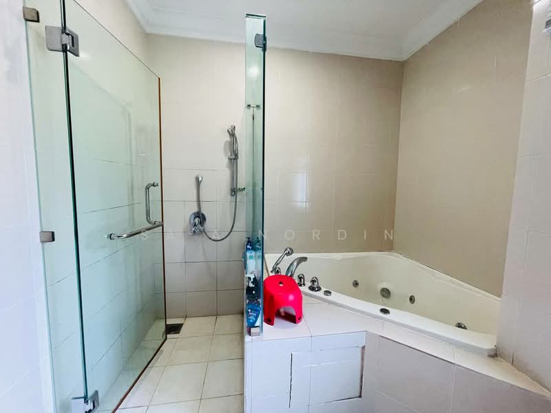 Bungalow for Sale in Bukit Jelutong (Shah Alam) - Sa'a Nordin - Bathroom - PropertyGuru.com.my