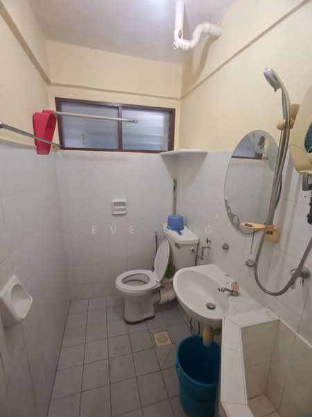 Apartment for Rent at Taman Pekaka Block 31 - Eve Ong - Bathroom - PropertyGuru.com.my