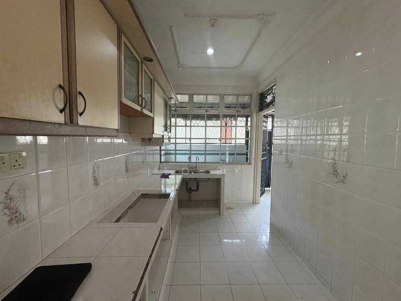 1-storey Terraced House for Sale in Perling (Johor) - Leo SK - Kitchen - PropertyGuru.com.my
