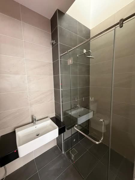 Semi-Detached House for Sale in Skudai (Johor) - Yiky Lim - Bathroom - PropertyGuru.com.my