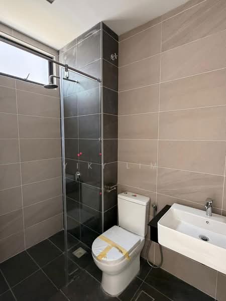 Semi-Detached House for Sale in Skudai (Johor) - Yiky Lim - Bathroom - PropertyGuru.com.my